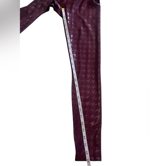 Peloton Show-Up Houndstooth Leggings Size Medium - Picture 8 of 12